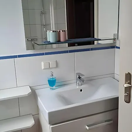 Ferienwohnung Koenigswinter * 柯尼希斯温特